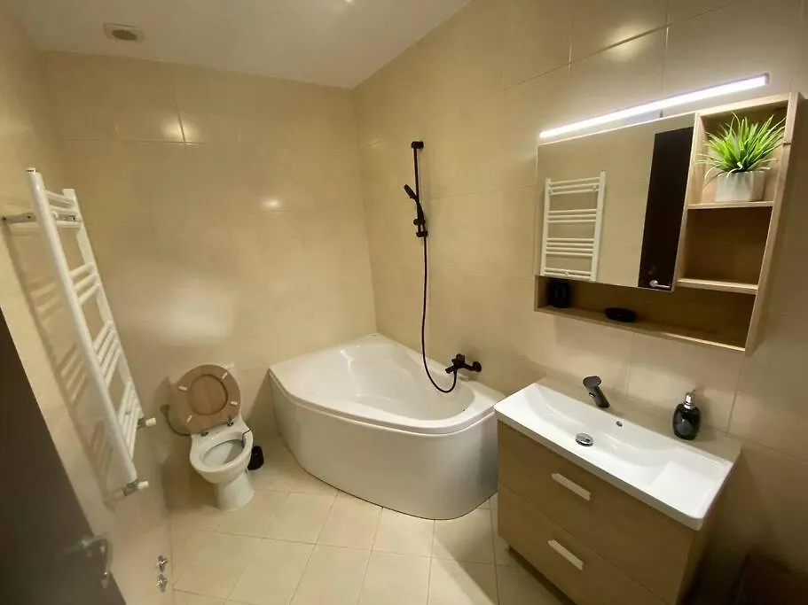 بوخارست North Area Lake View Studio شقة